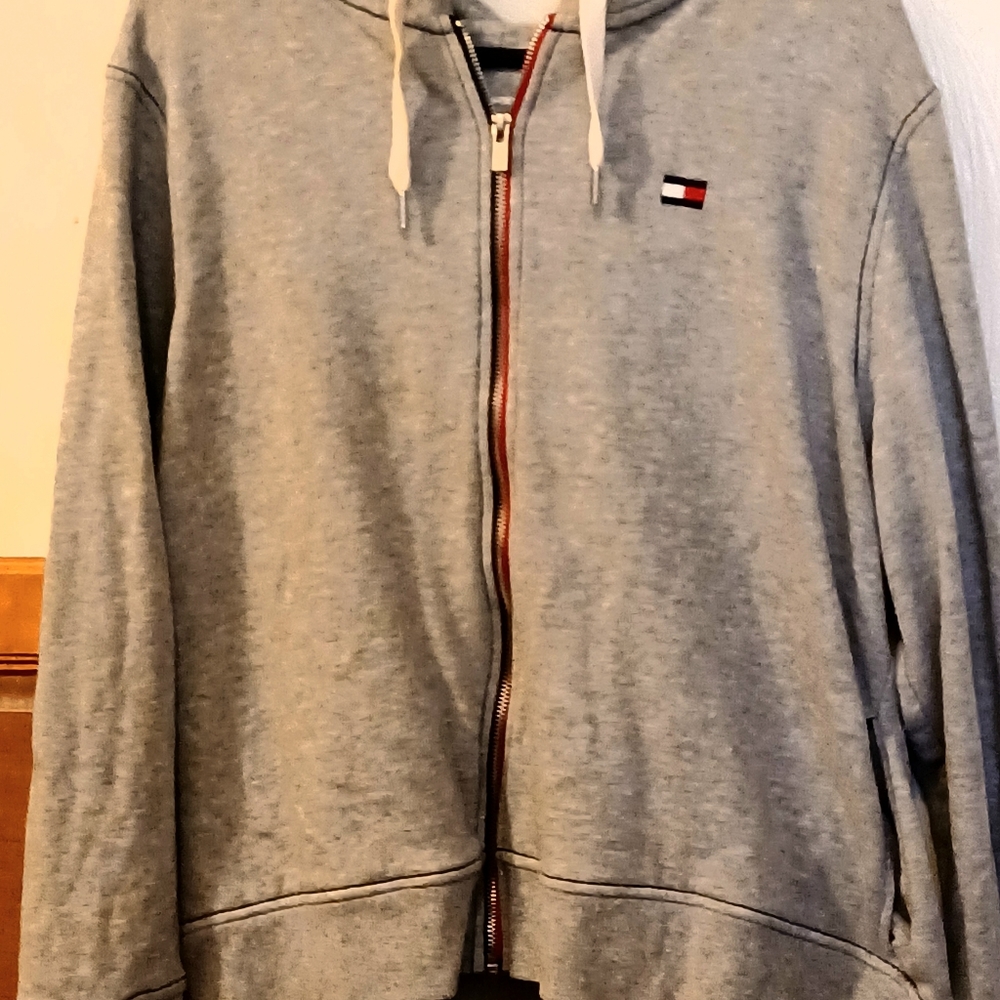 Tommy Hilfiger hoodie size xl NWOT!!!